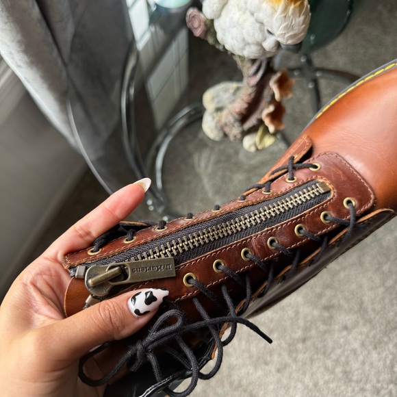 Dr. Martens kamilla boots size 9 - Picture 4 of 7